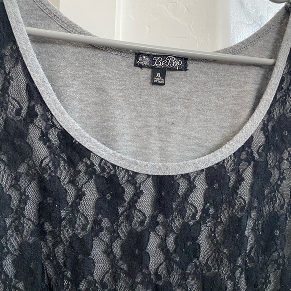 Lace overlay dress - Picture 3 of 3